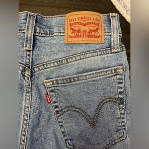 Levi’s Straight Wedgie Jeans size 24